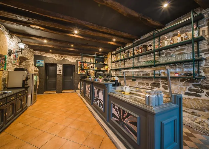 Ponte Porton Dining & Lodging