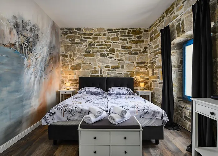 Ponte Porton Dining & Lodging